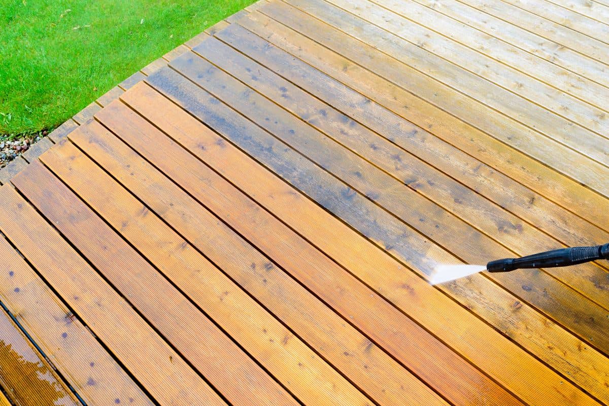 Deck cleaning and restoration