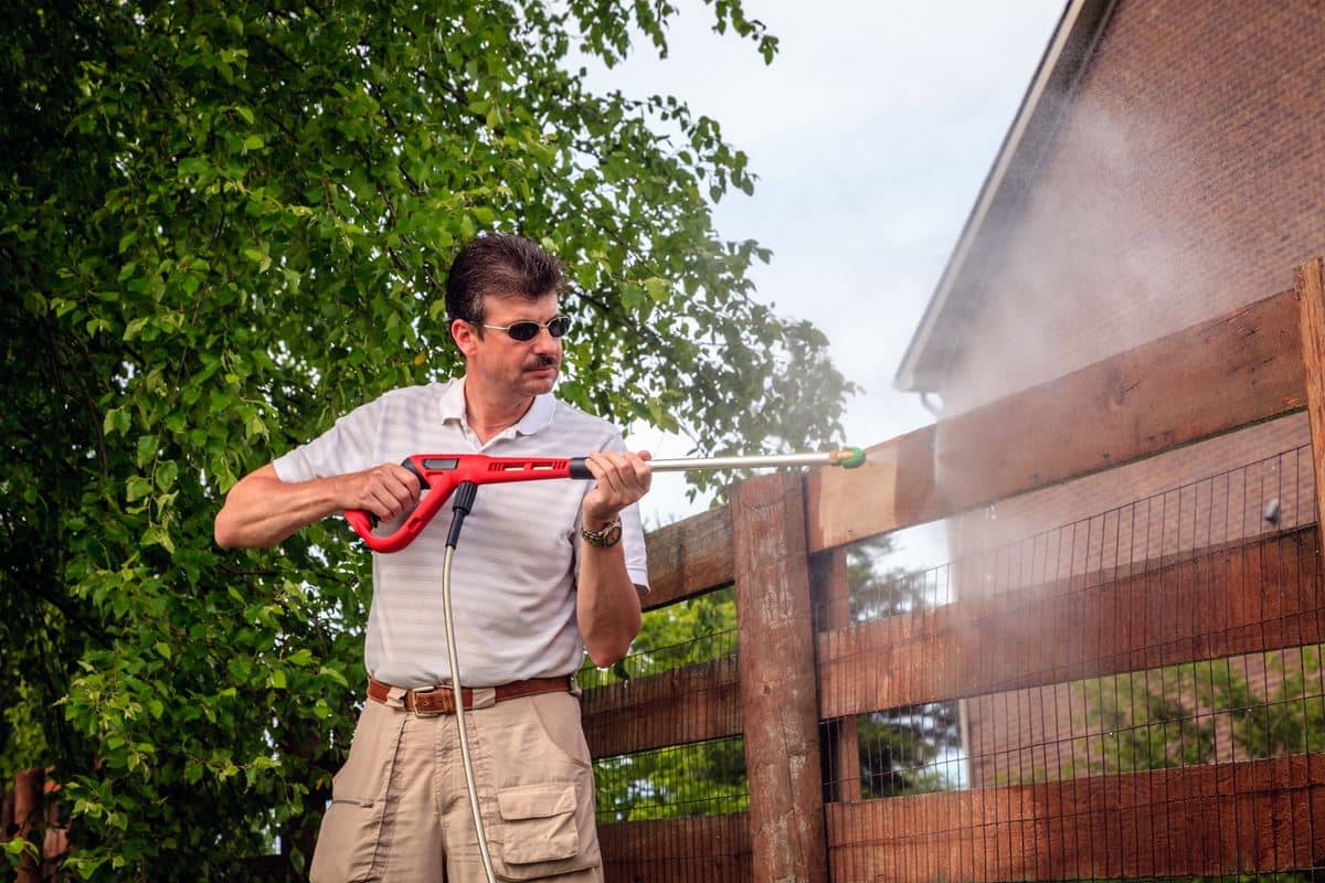 Fence washing and restoration